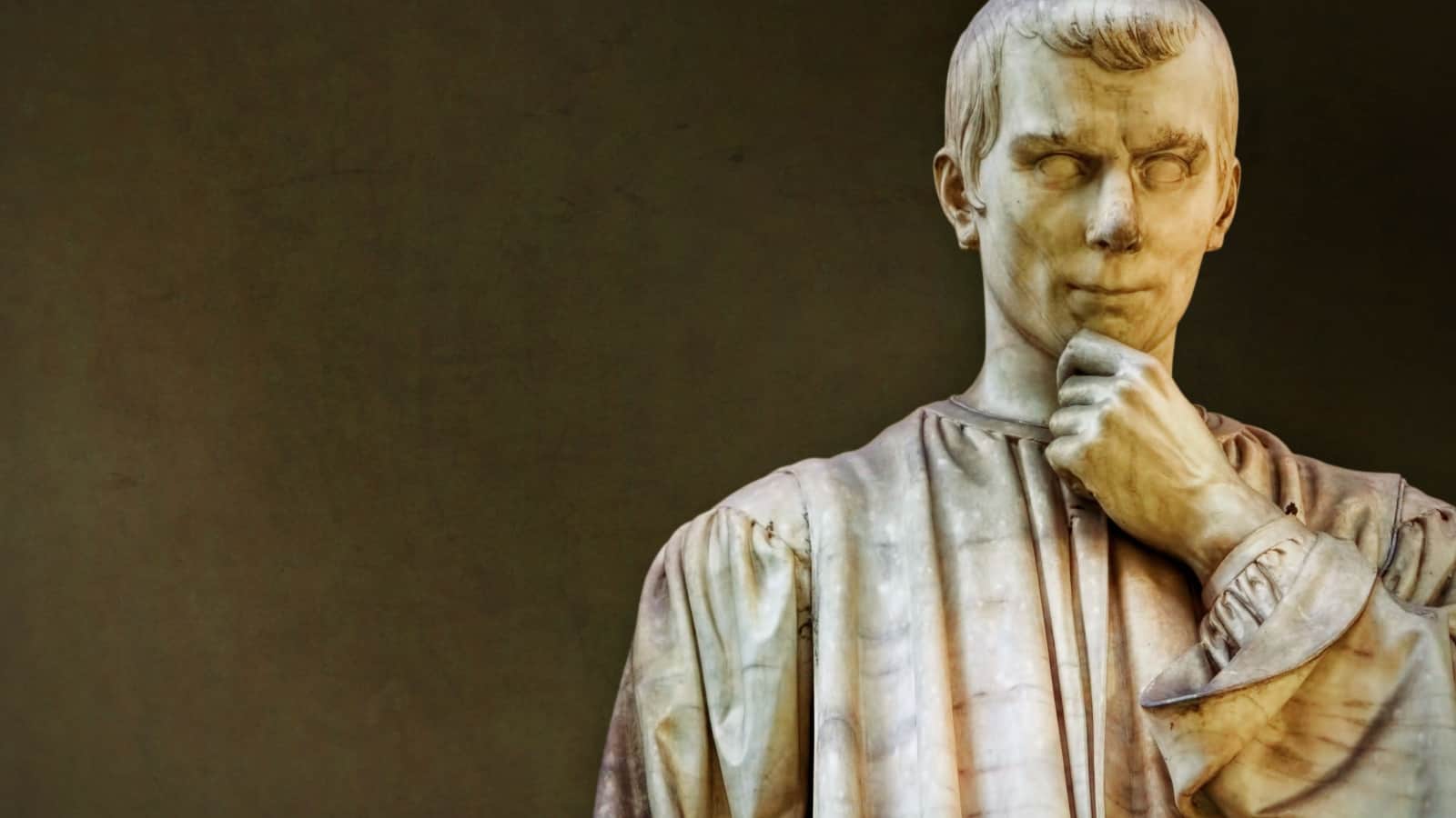 Statue of Niccolo Machiavelli