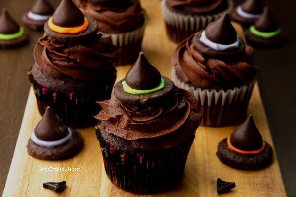 chocolate cupcakes with witches hats